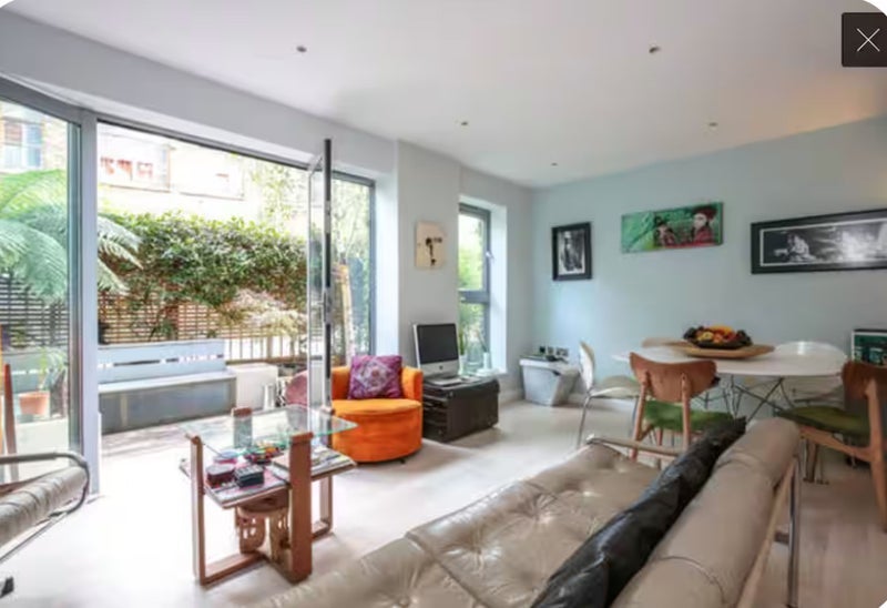 Room Clissold Road in Greater London