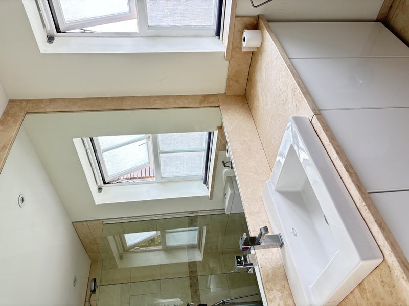 Room Saxon Way in Bristol