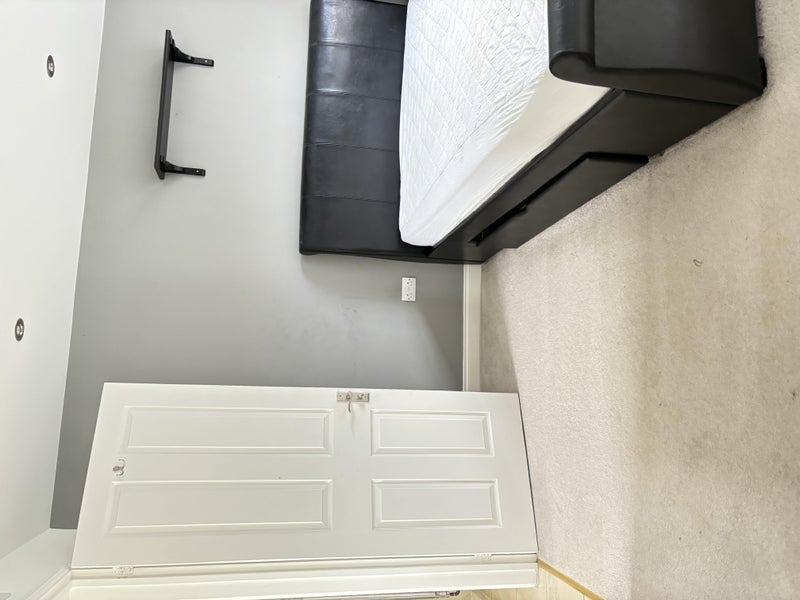 Room Saxon Way in Bristol