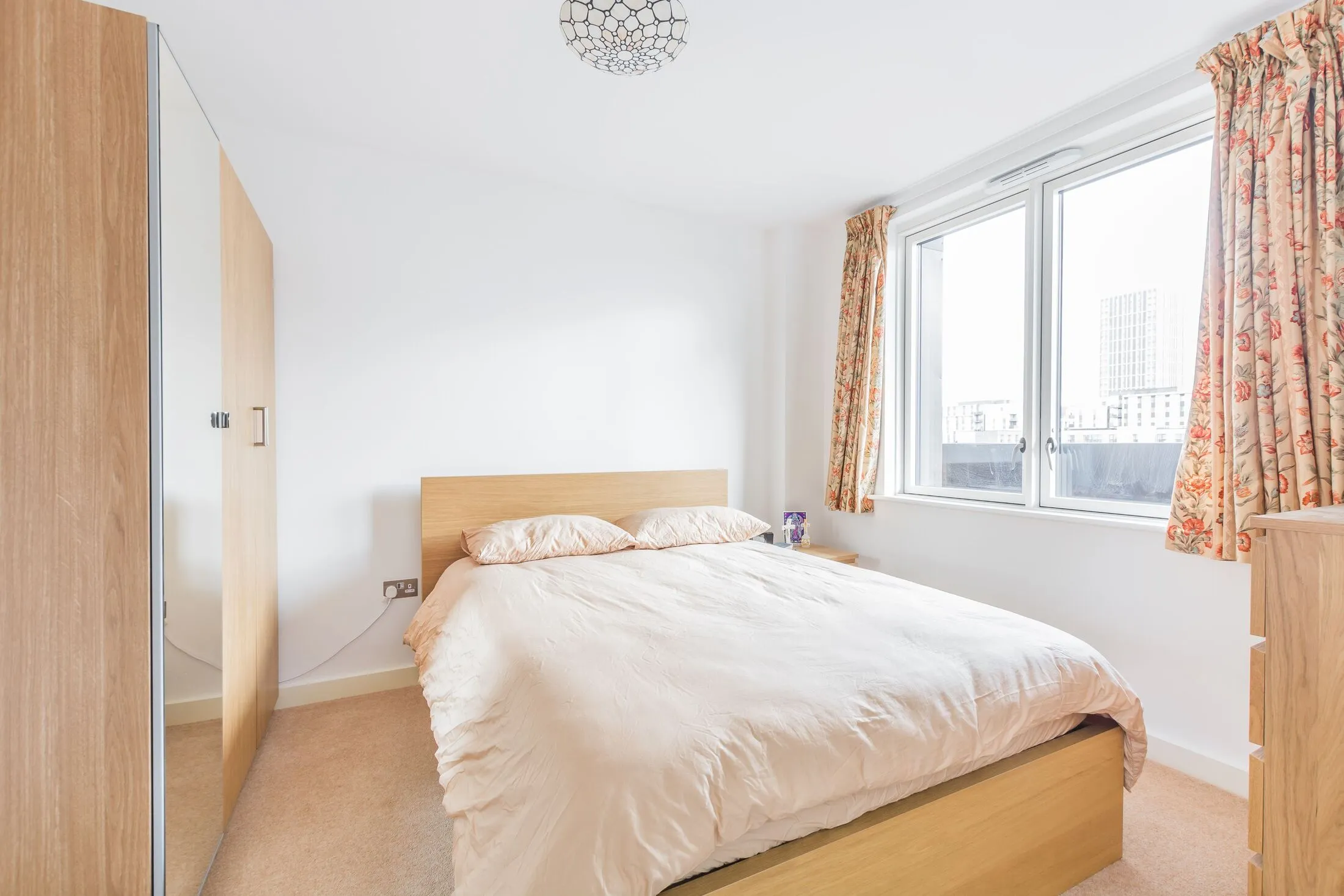 Flat Abercrombie Road in Greater London