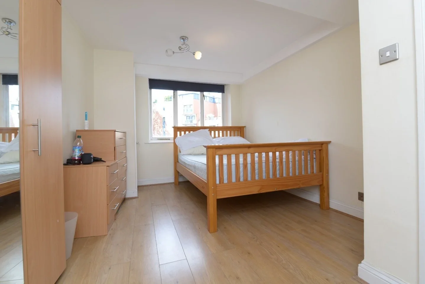 Flat Goswell Road in City of London