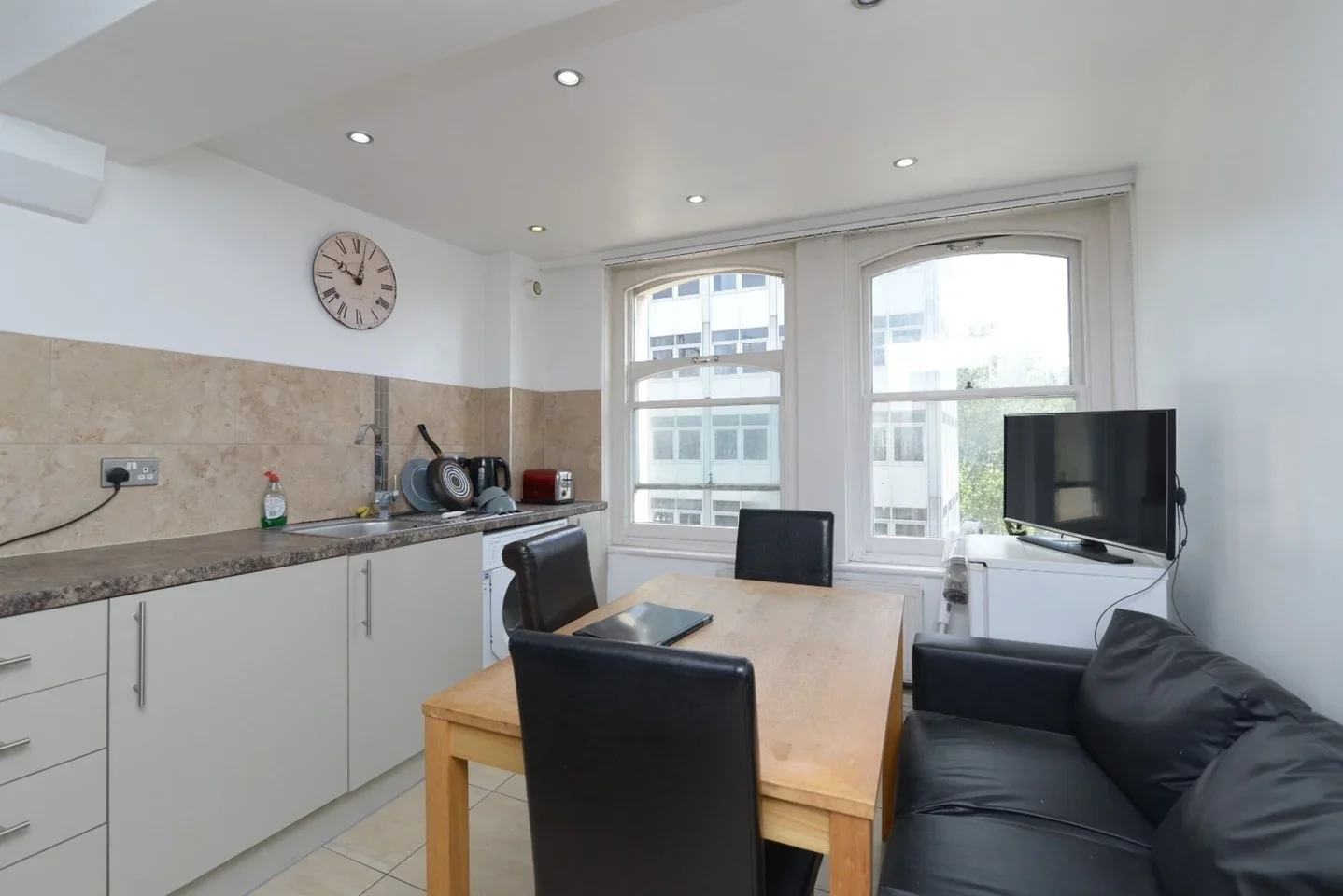 Flat Goswell Road in City of London