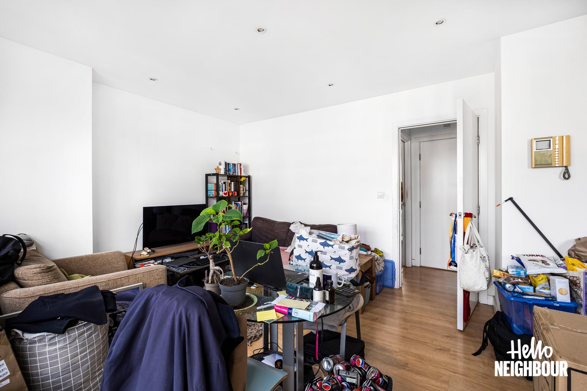 Flat Baylis Road in Greater London