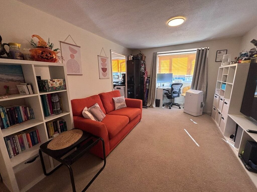 Flat Redan Gardens in Rushmoor