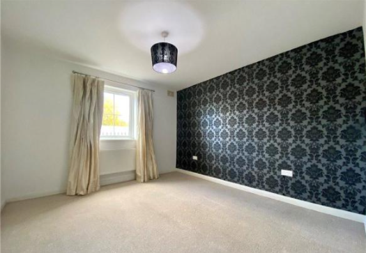 Flat St Joseph's Road in Rushmoor