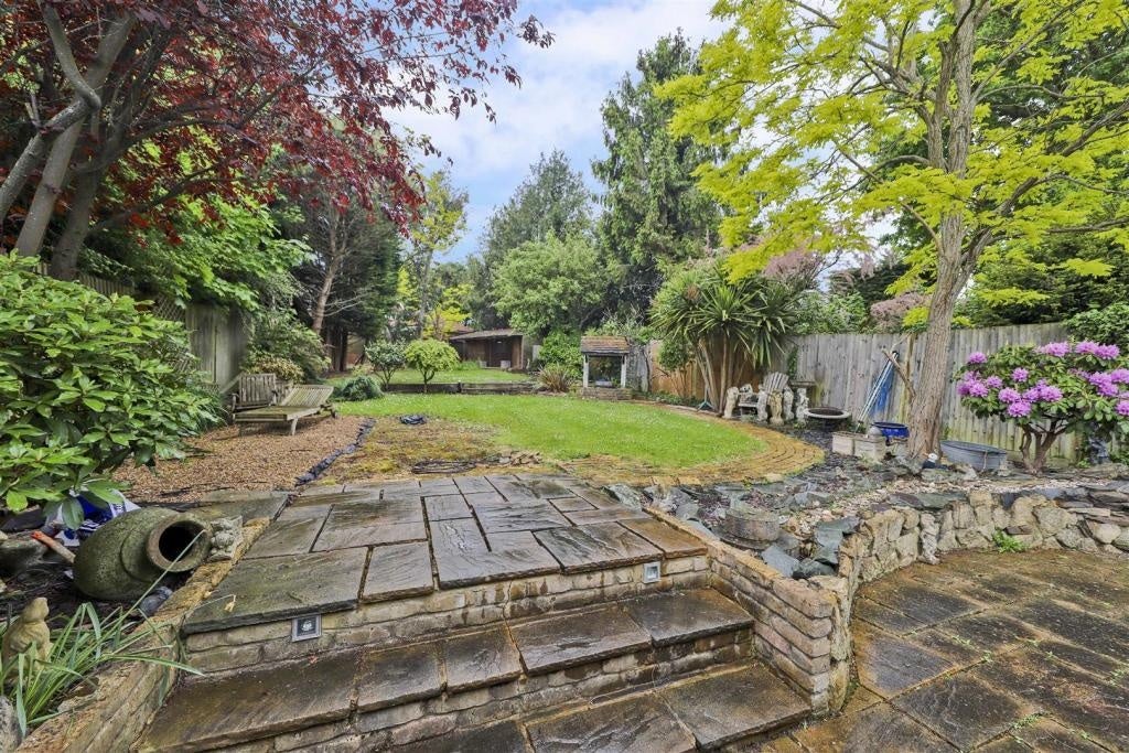 House Applewood Close in Greater London