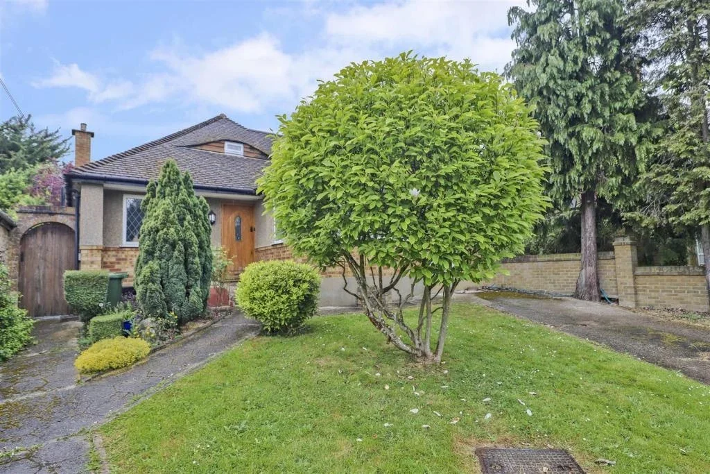 House Applewood Close in Greater London