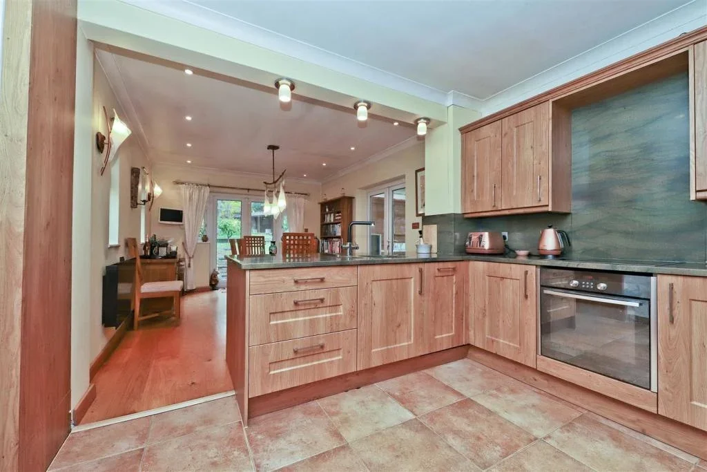 House Applewood Close in Greater London