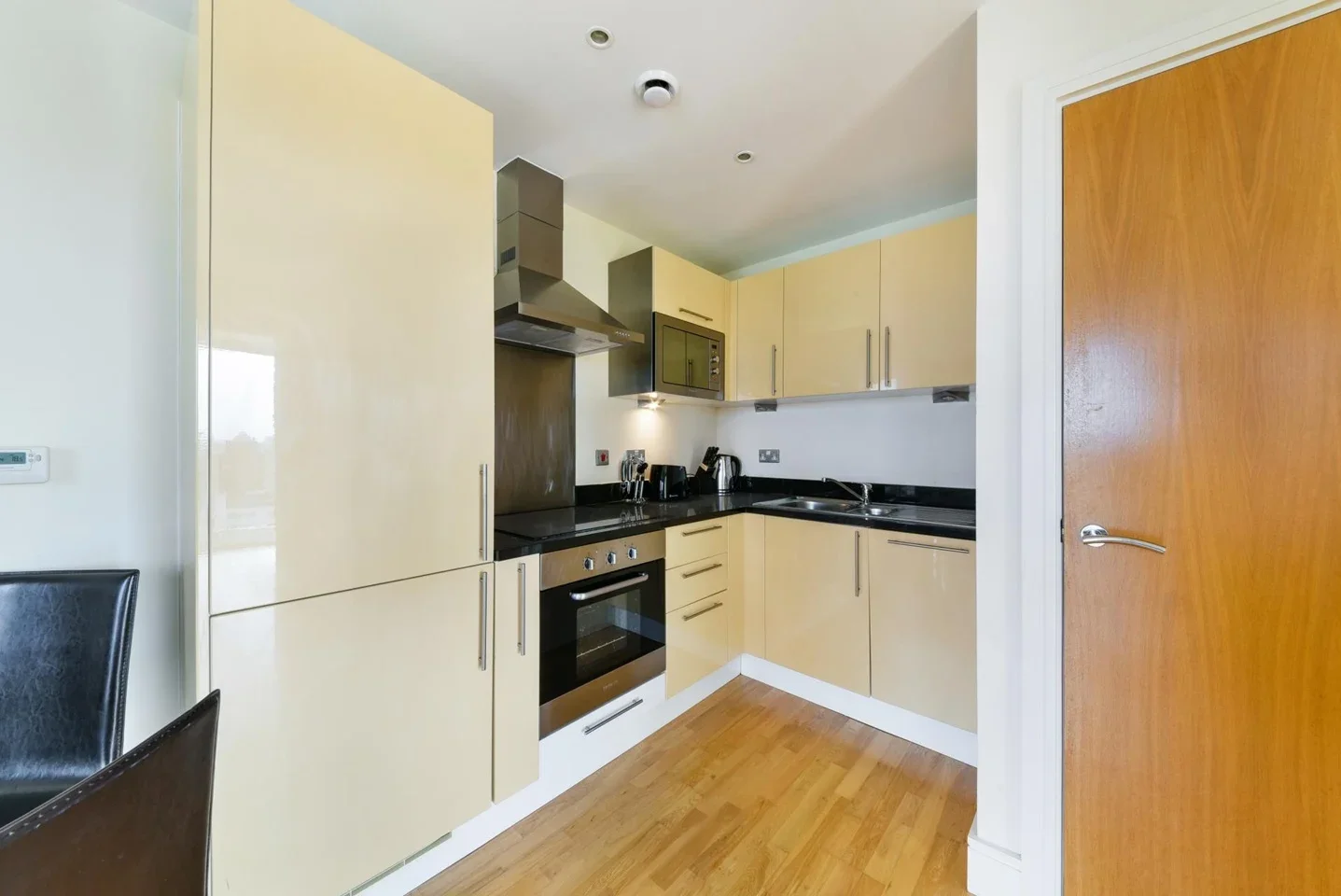 Flat Lanterns Way in Greater London