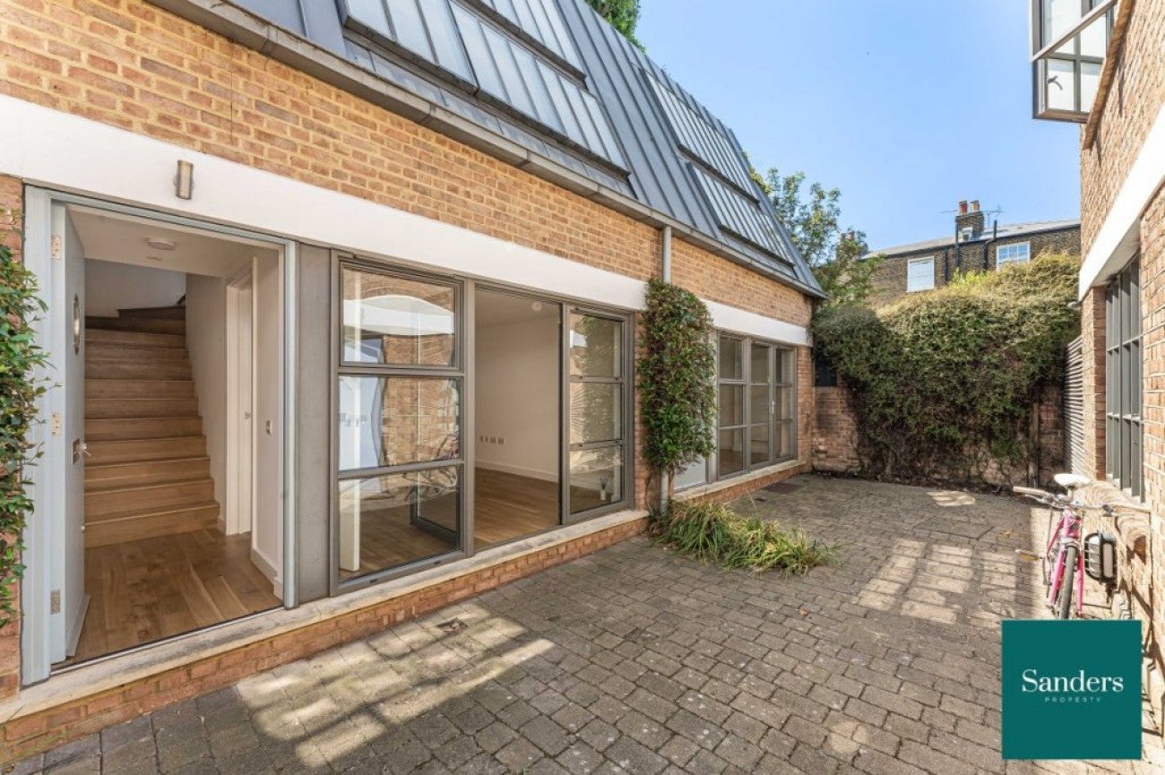 House Ovanna Mews in Greater London