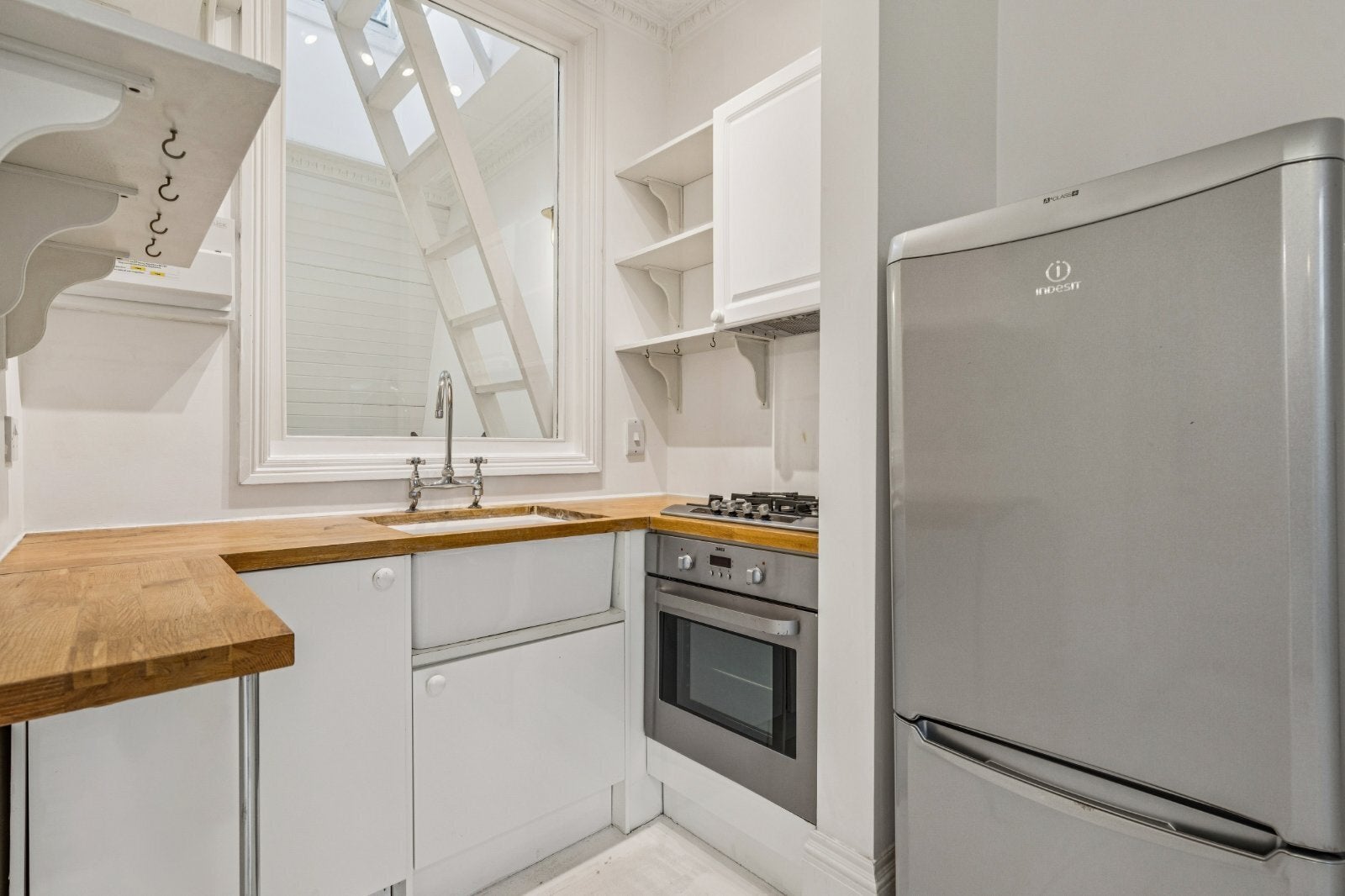 Flat Sloane Gardens in Greater London
