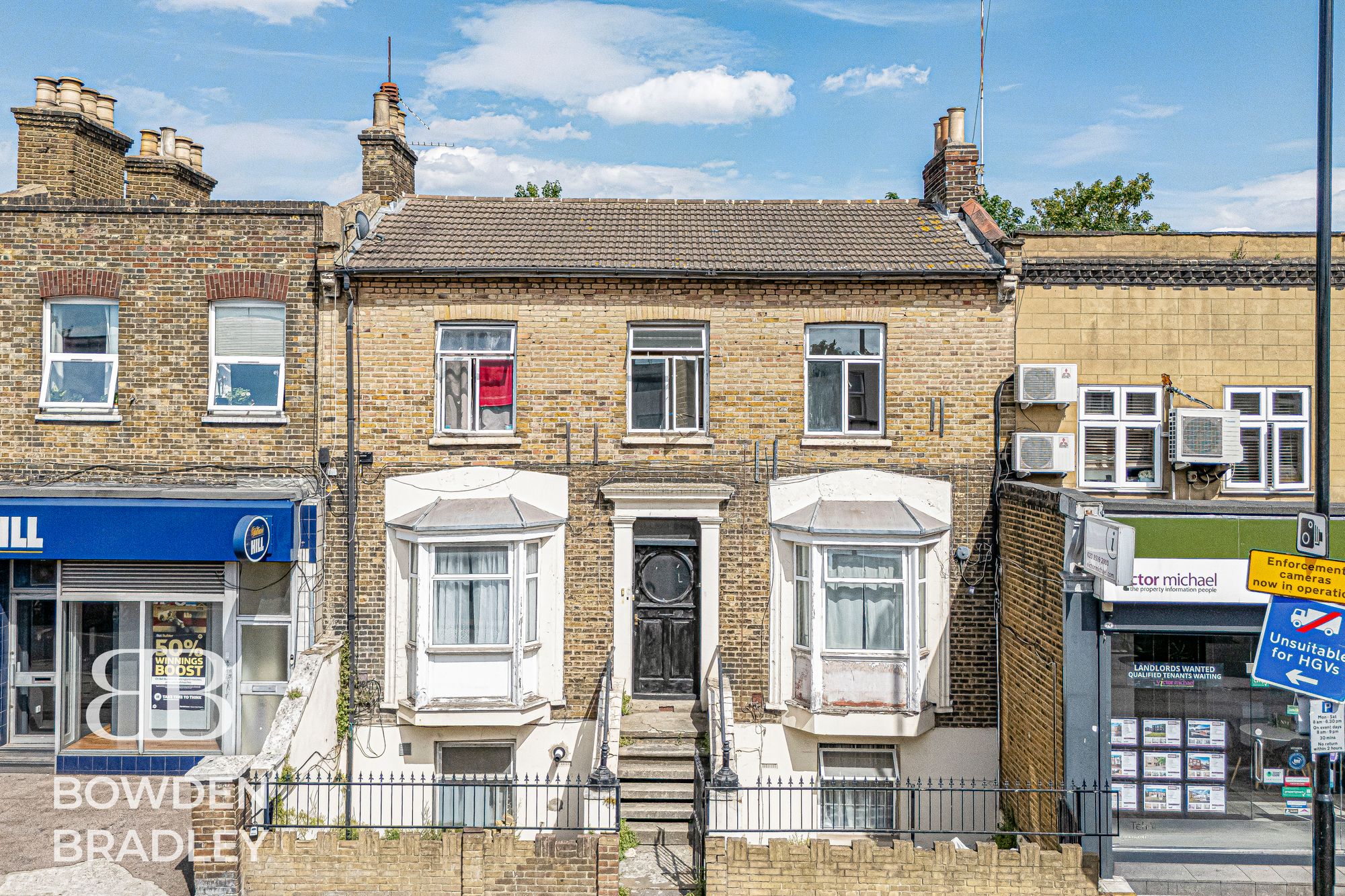 Flat Leytonstone Road in Greater London