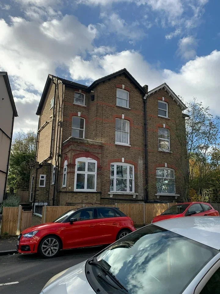 Flat Wordsworth Road in Greater London