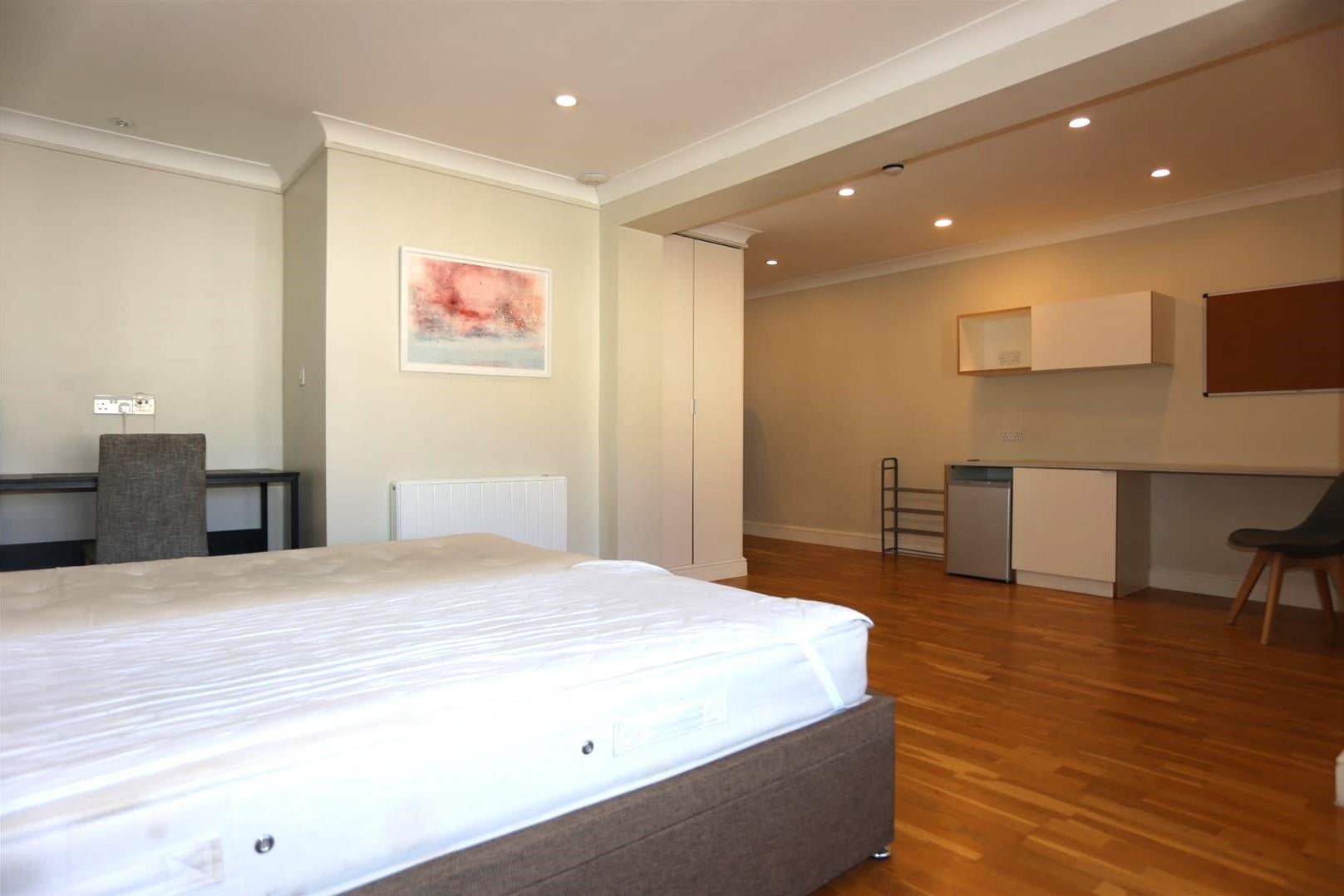 Room Regency Square in Brighton
