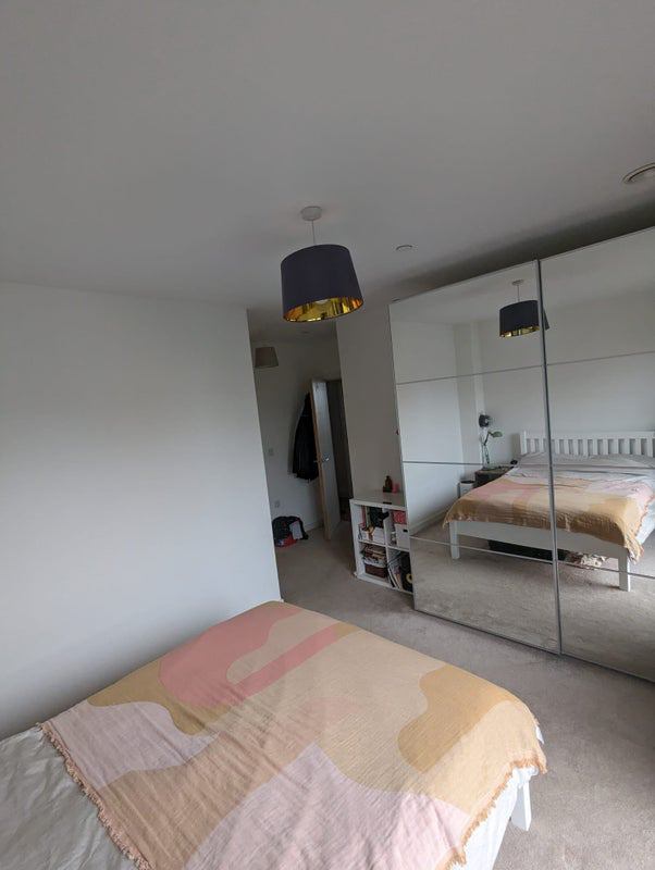 Room Ironworks Way in Greater London