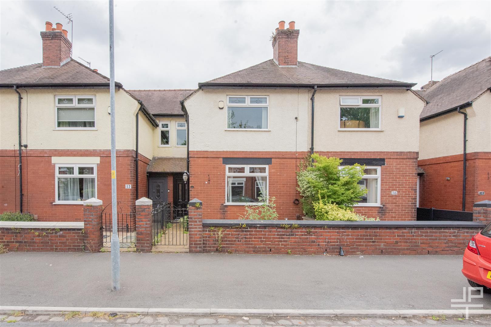 House Lightburne Avenue in Wigan
