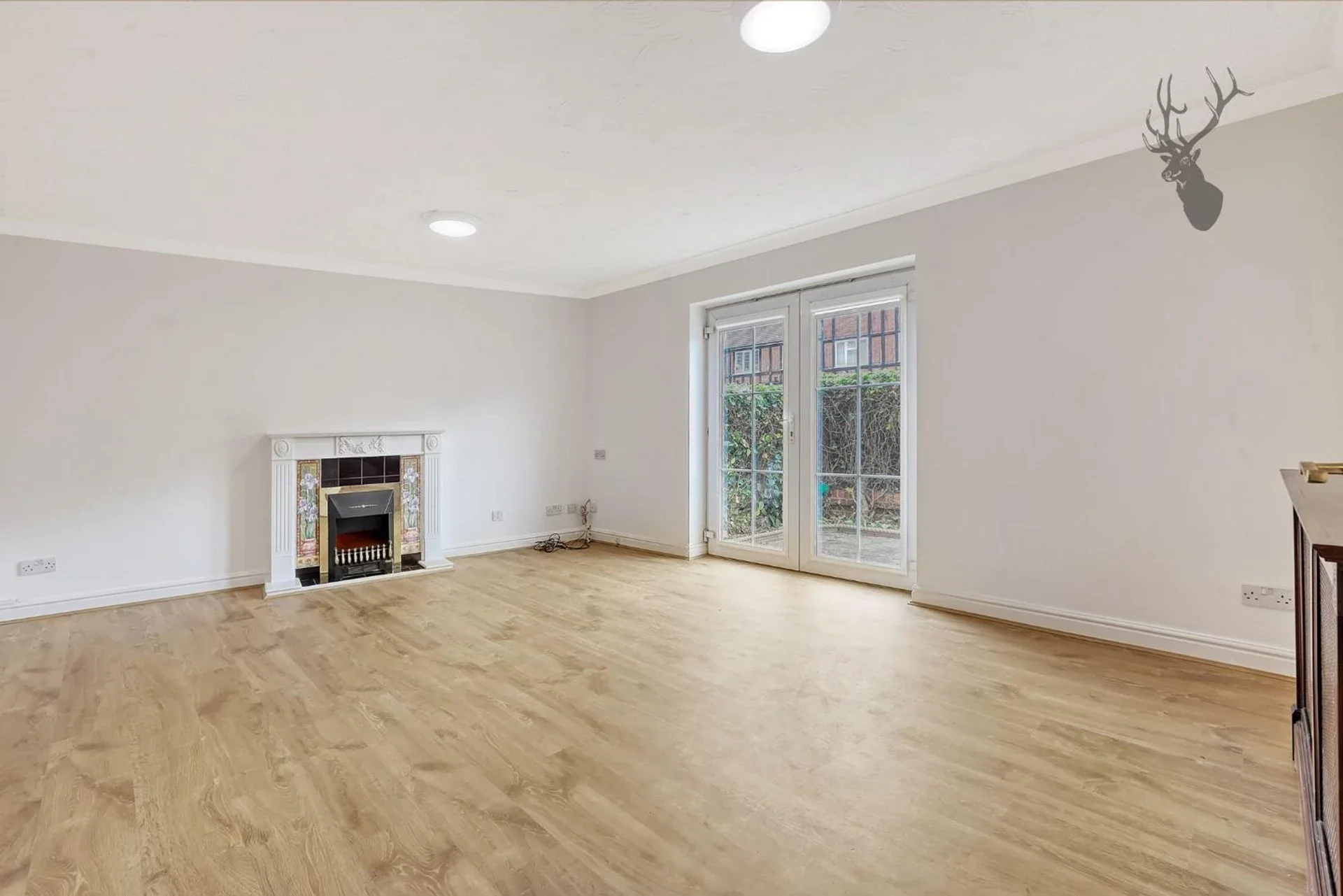 Flat Court Yard in Greater London