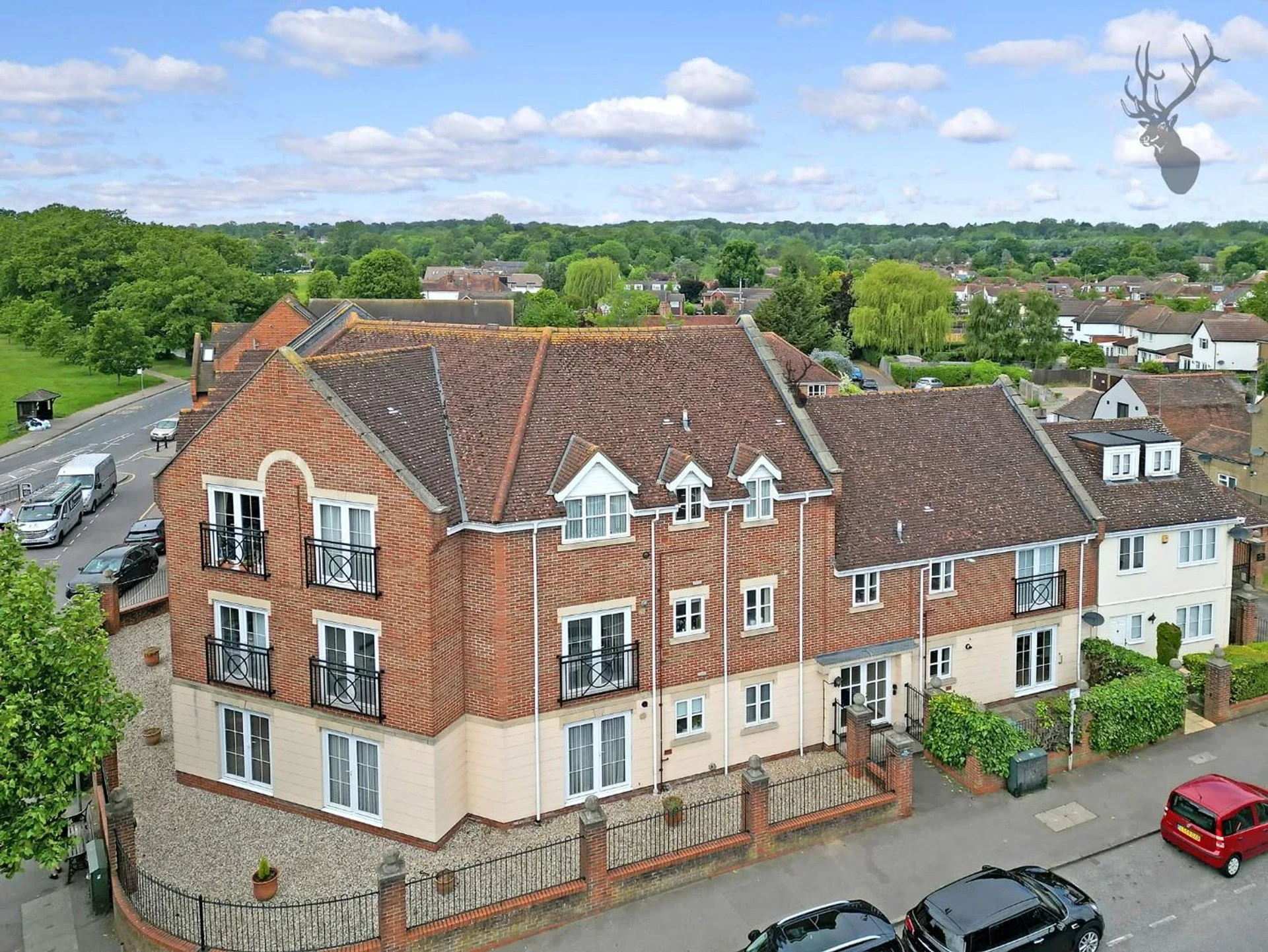 Flat Court Yard in Greater London