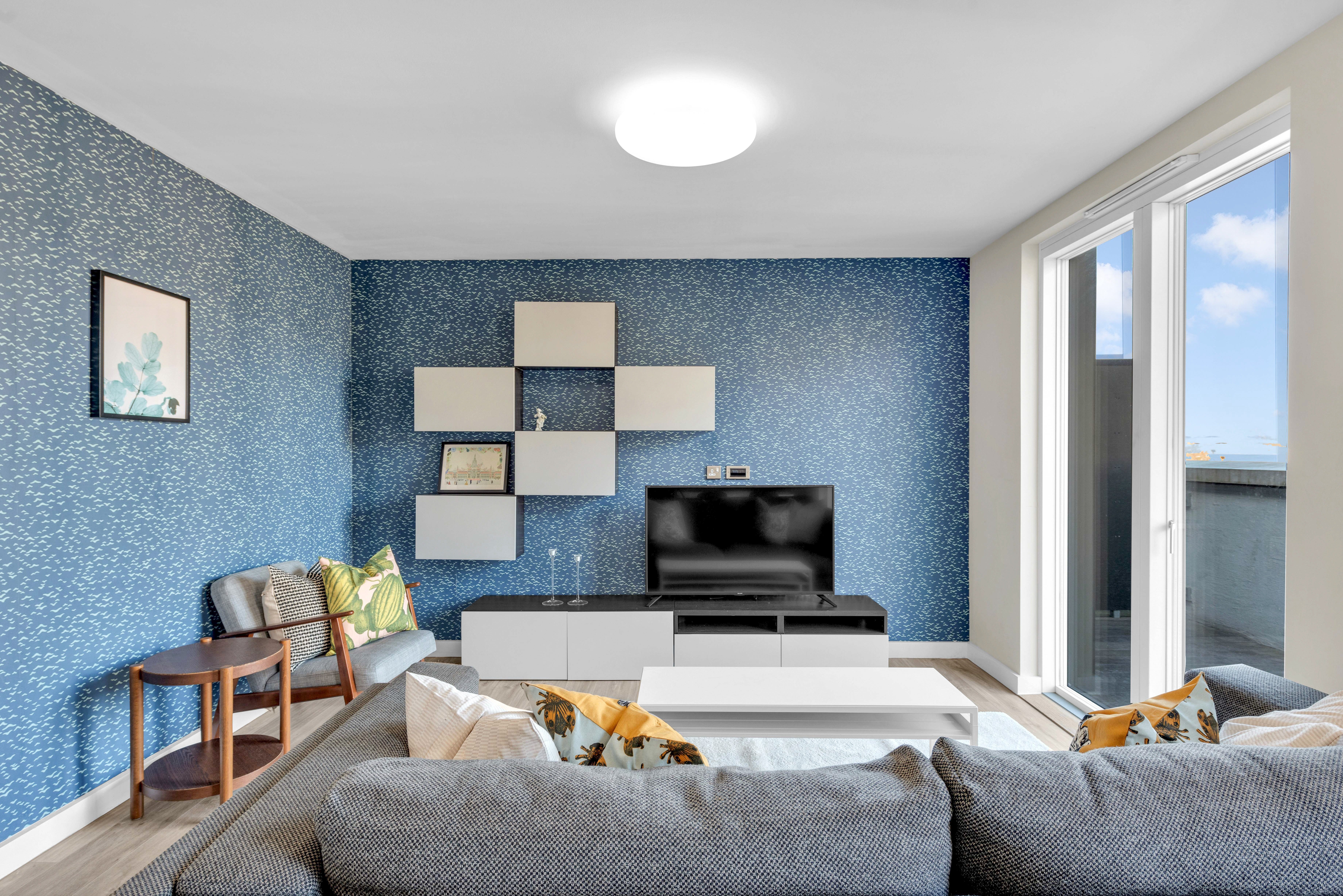 Flat Derny Avenue in Greater London