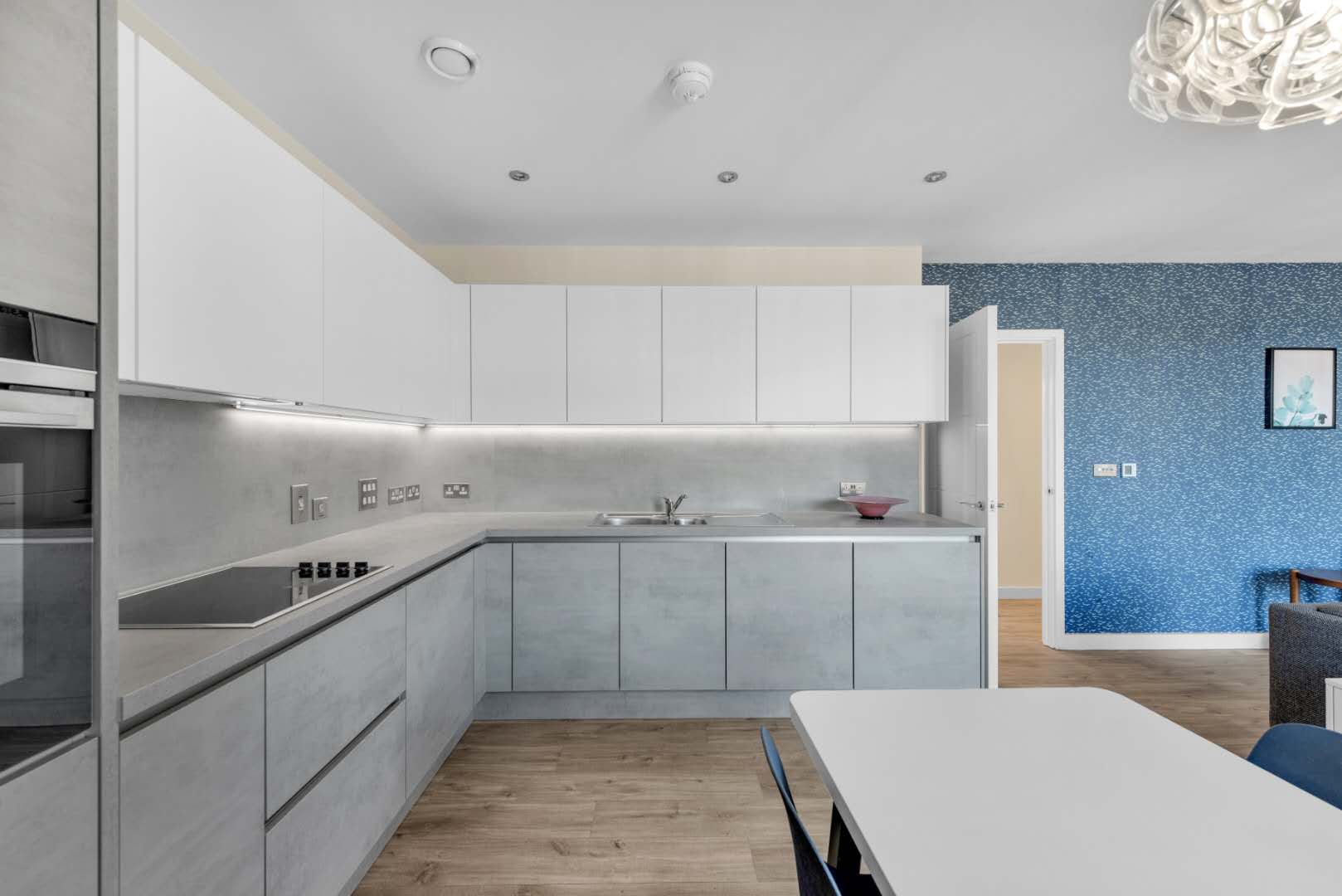 Flat Derny Avenue in Greater London