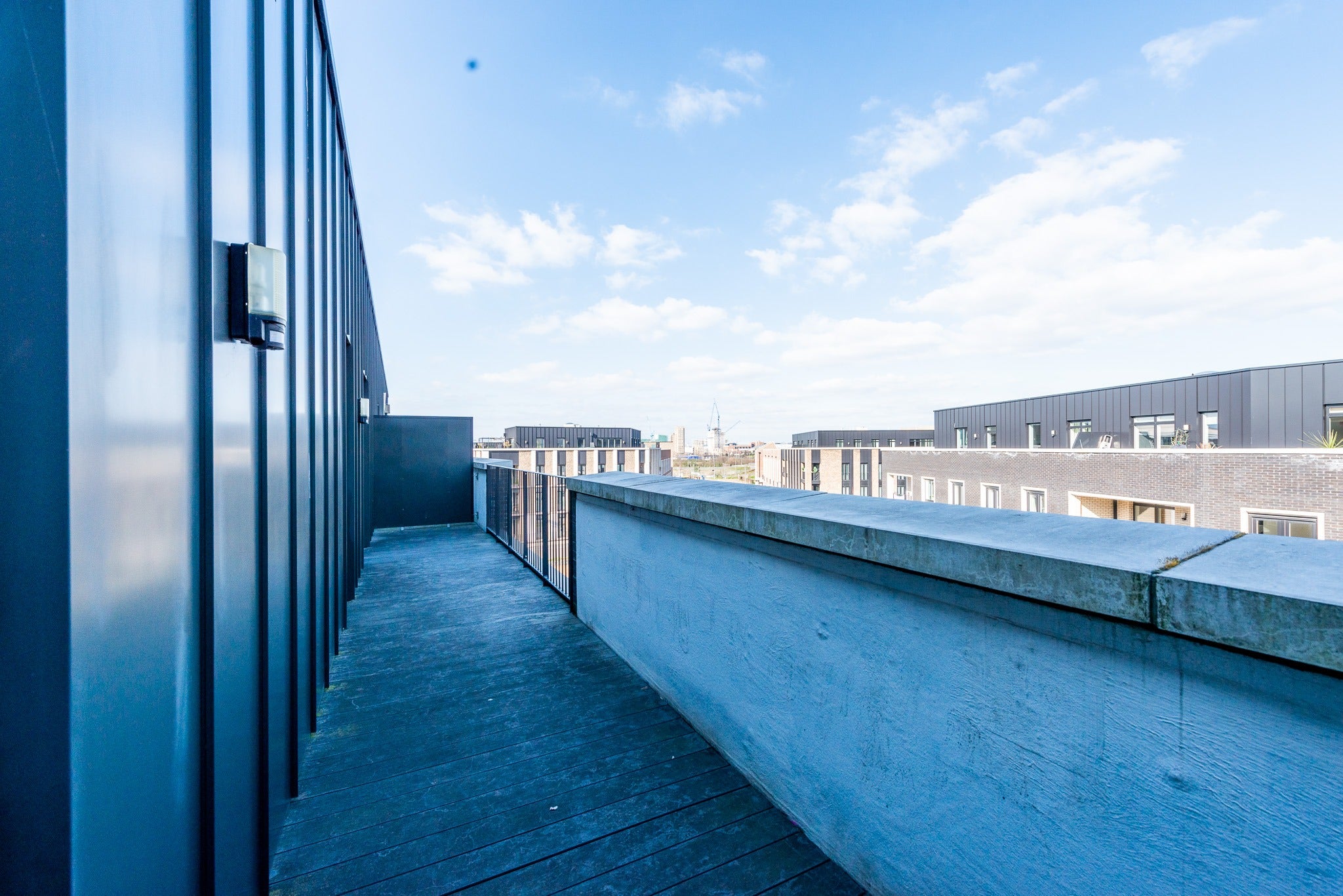 Flat Derny Avenue in Greater London