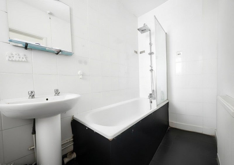 Flat Coopers Lane in Greater London