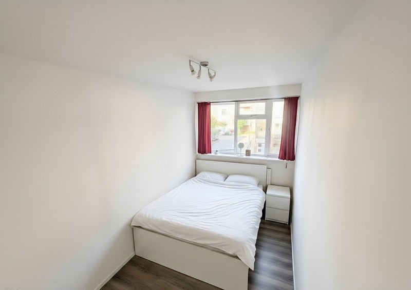 Flat Coopers Lane in Greater London