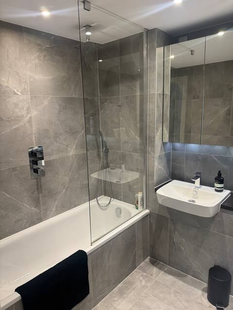 Room Victoria Road in Greater London