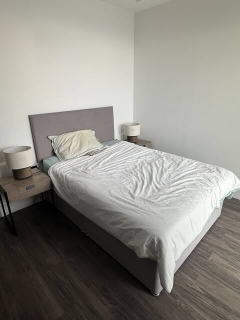 Room Victoria Road in Greater London