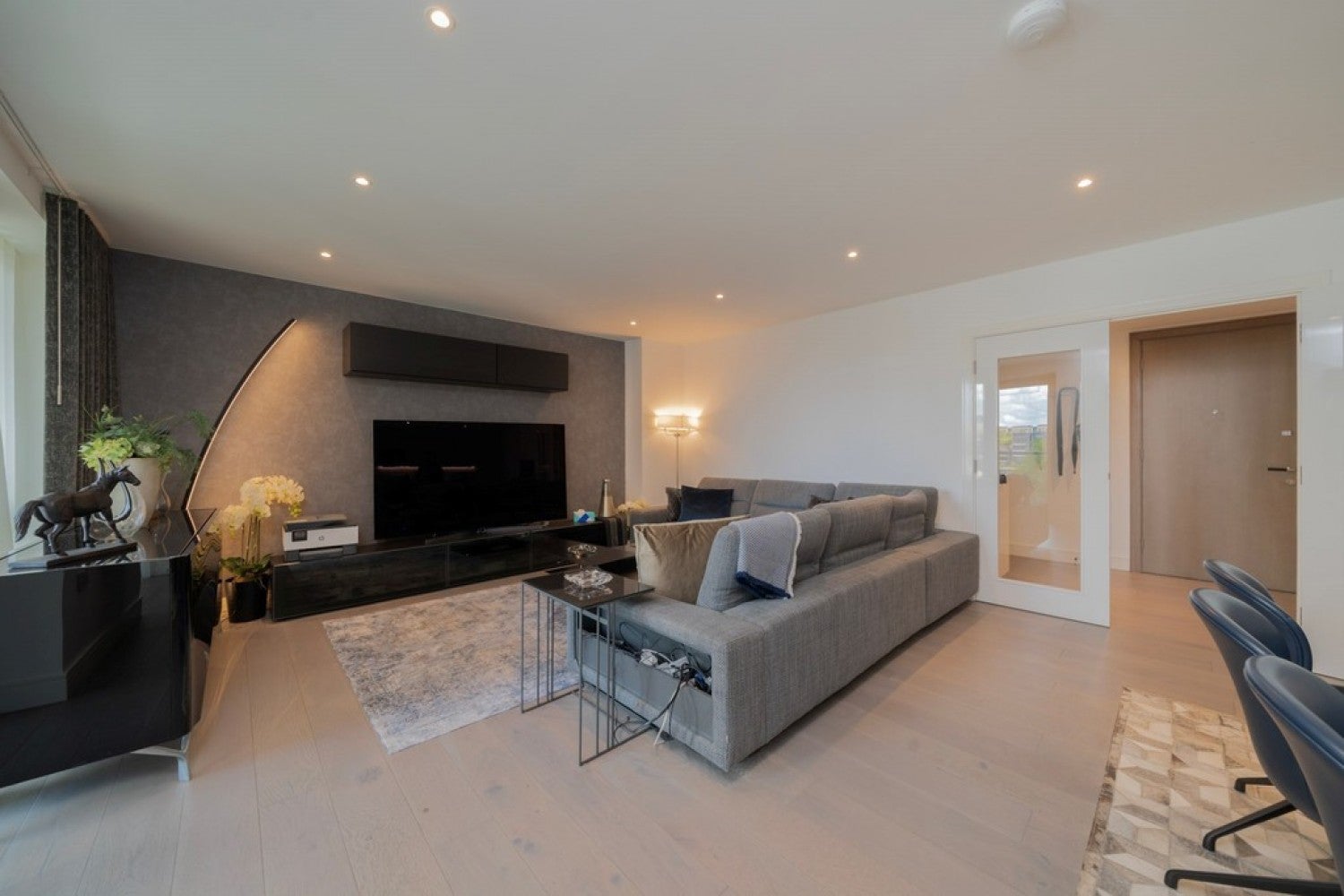 Flat Eltringham Street in Greater London