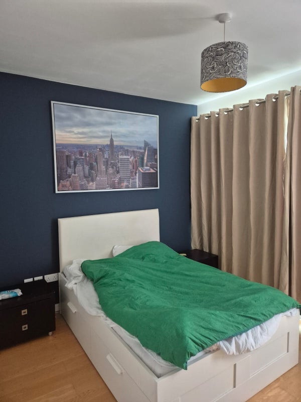 Room Vale End in Greater London