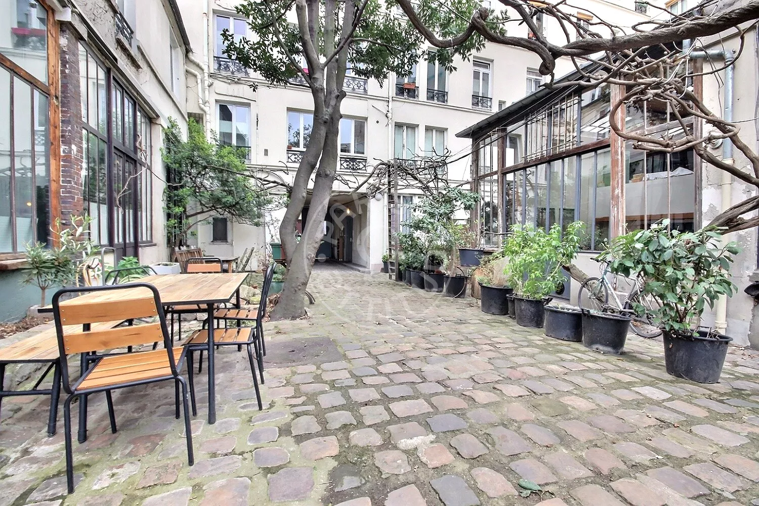 Flat Rue Saint-Sabin in Paris