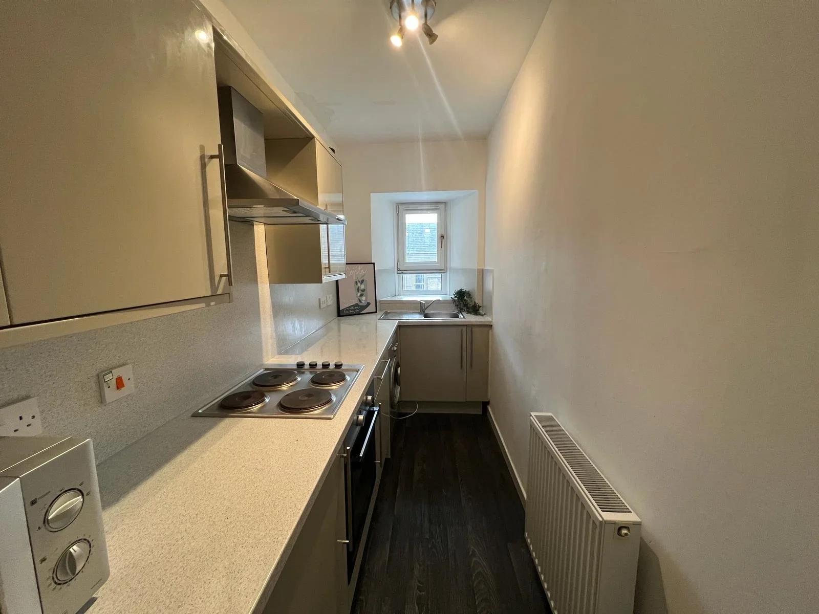 Flat Pitfour Street in Dundee