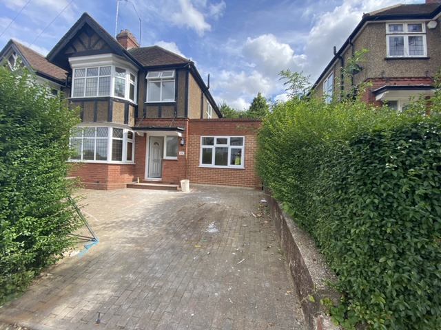 House Cutenhoe Road in Luton