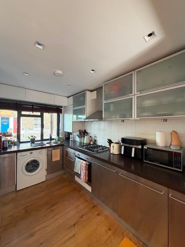 Room Sussex Way in Greater London