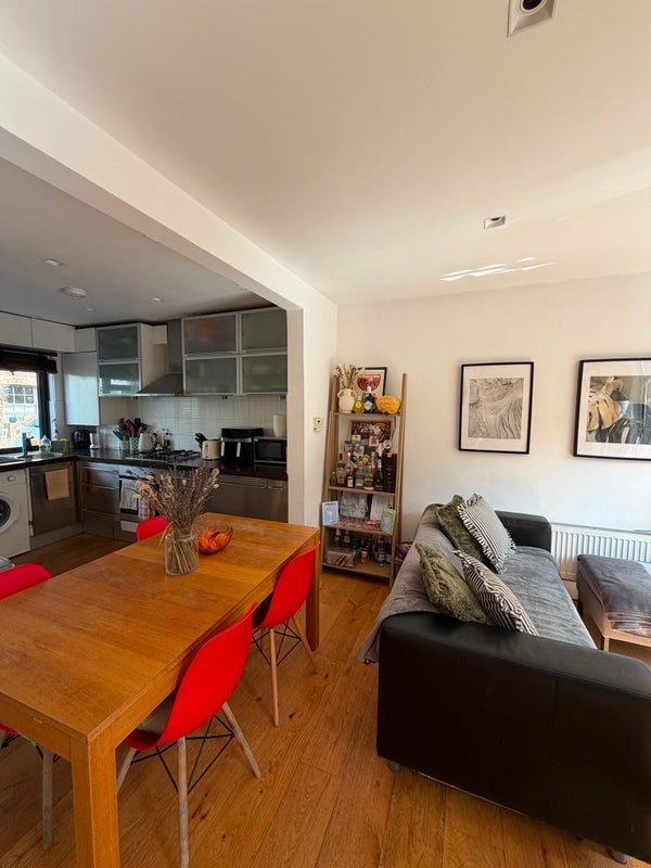 Room Sussex Way in Greater London
