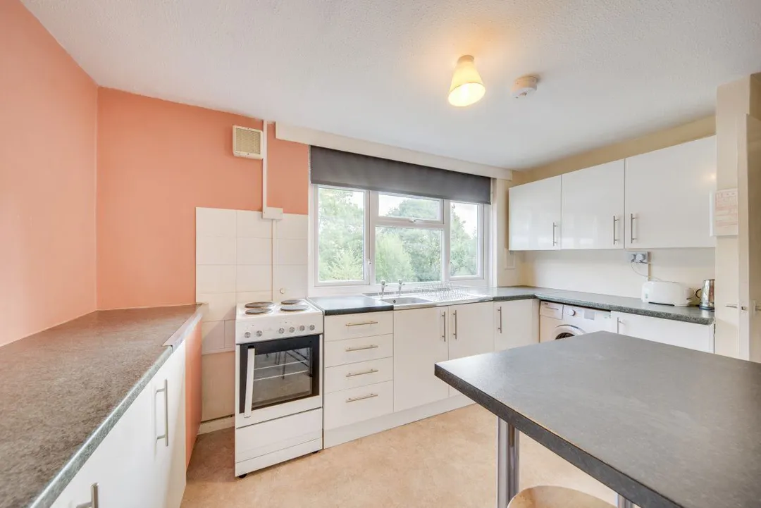 Flat Long Meadow Way in Canterbury