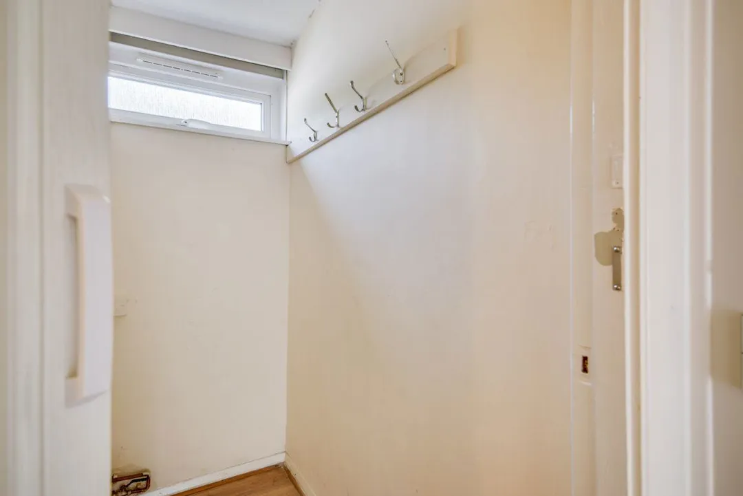 Flat Long Meadow Way in Canterbury