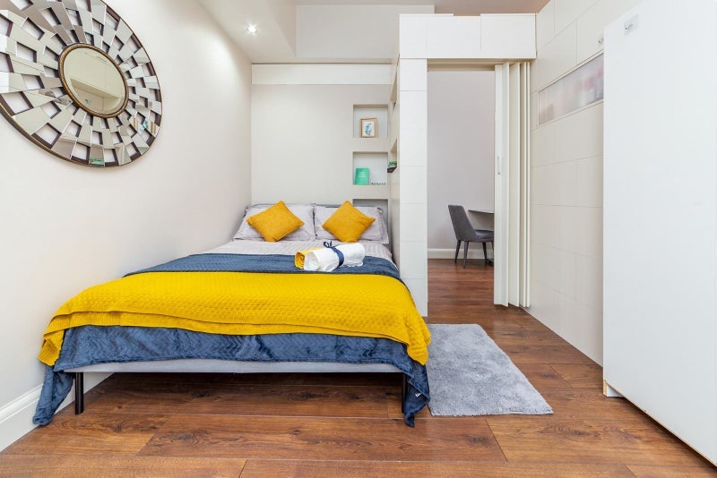 Room Alexia Square in Greater London
