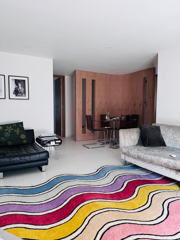 Room Belsize Road in Greater London