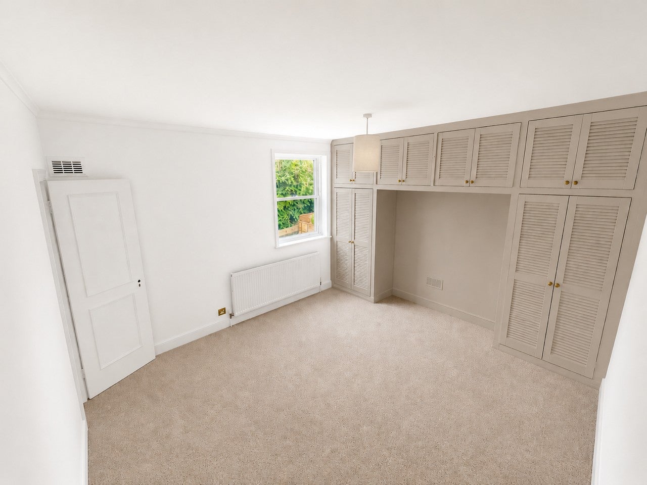 Flat Heath Hurst Road in Greater London