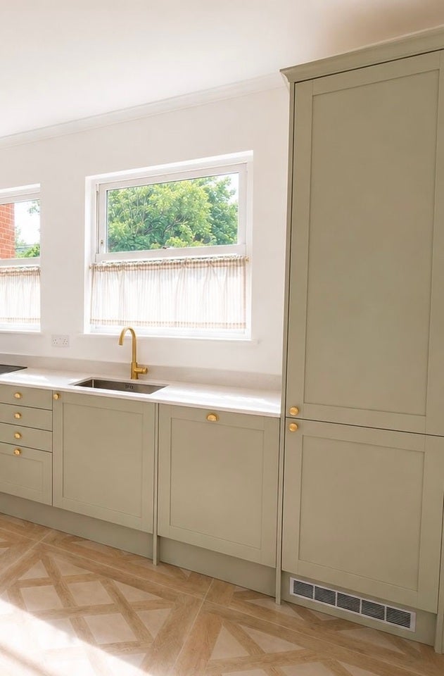 Flat Heath Hurst Road in Greater London