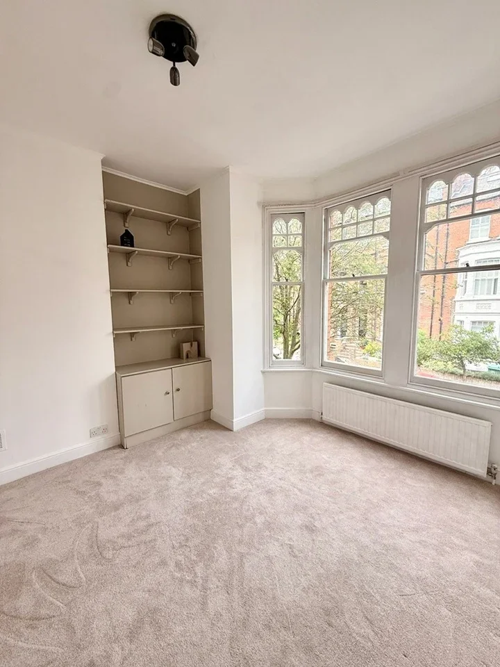 Flat Heath Hurst Road in Greater London