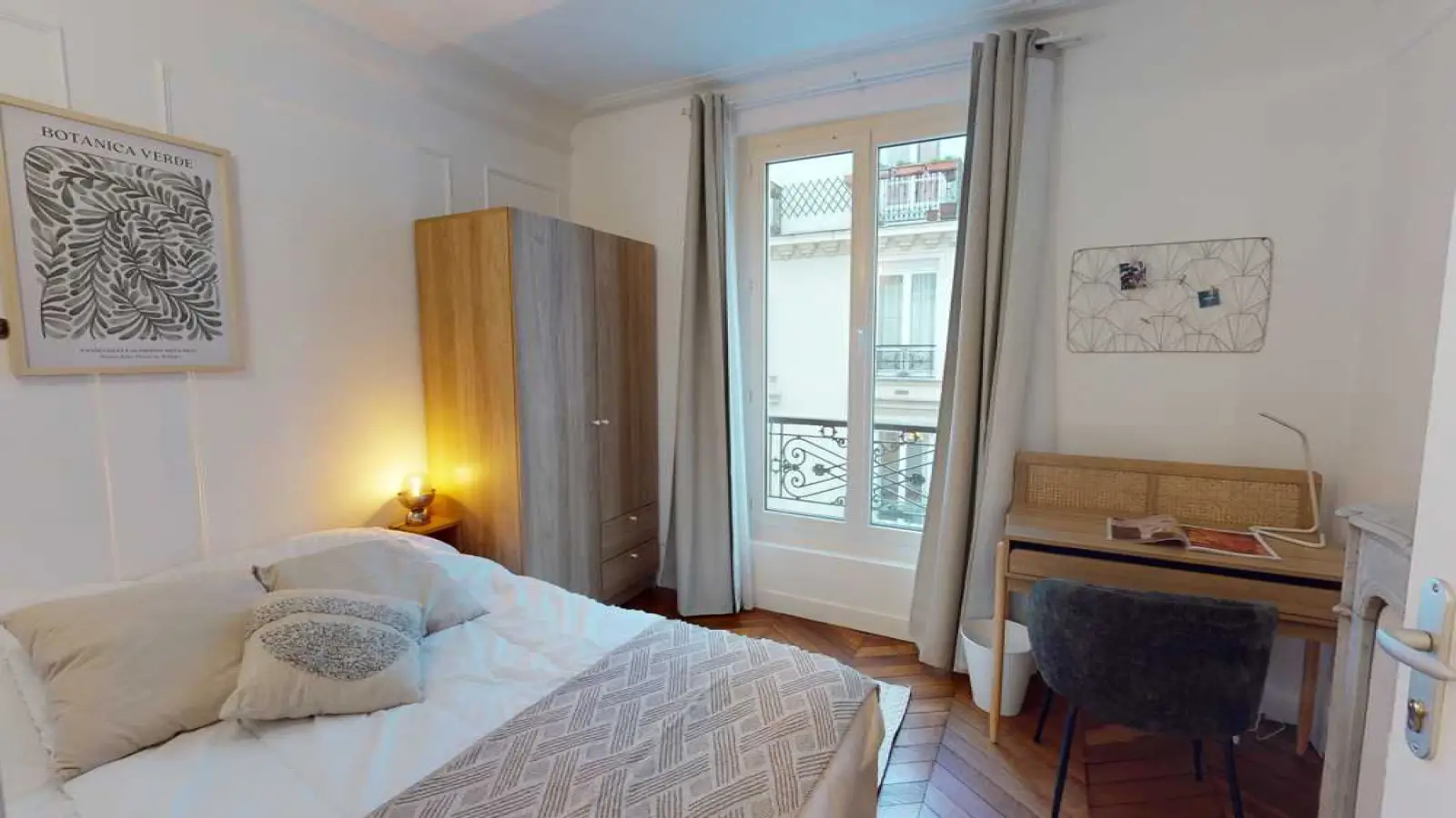 Room Rue Marguerite de Rochechouart in Paris