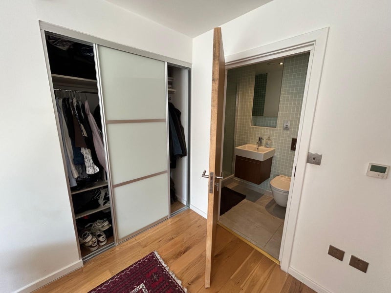Room Furmage Street in Greater London