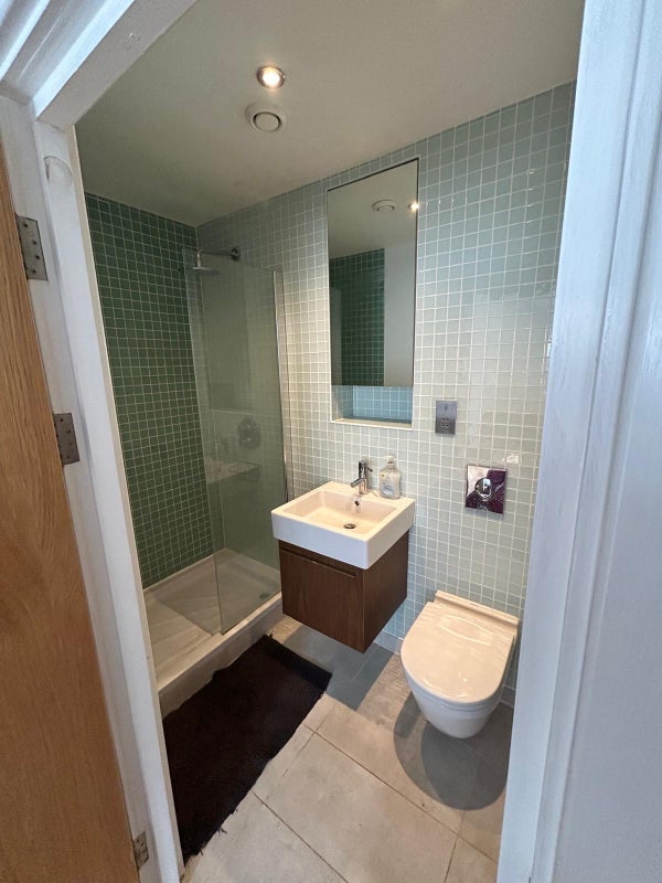 Room Furmage Street in Greater London