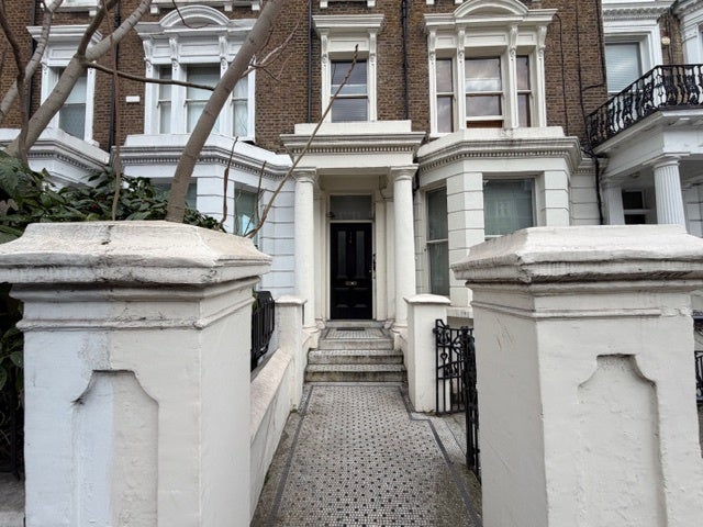 Room Holland Road in Greater London