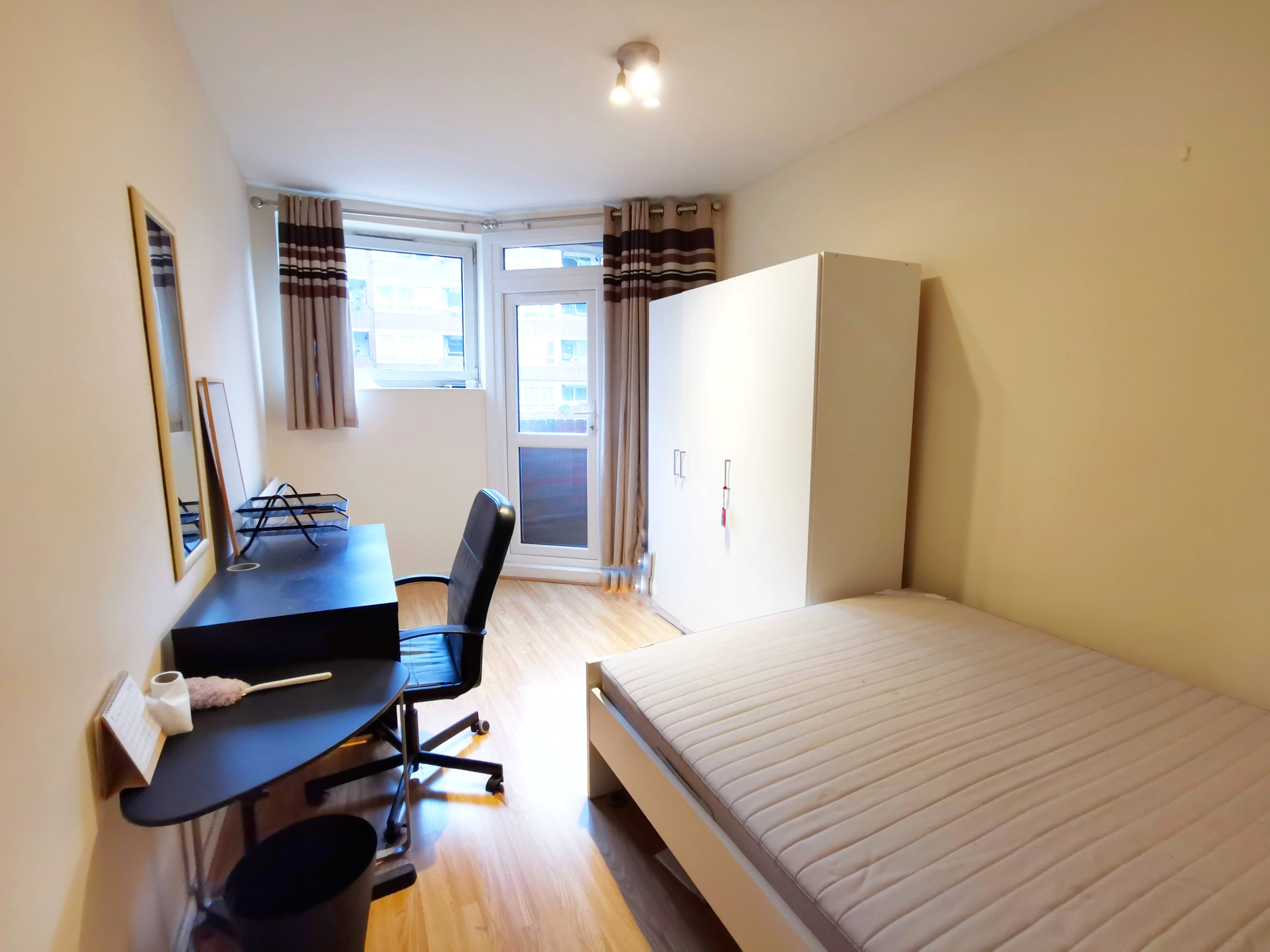 Flat Gerridge Street in Greater London
