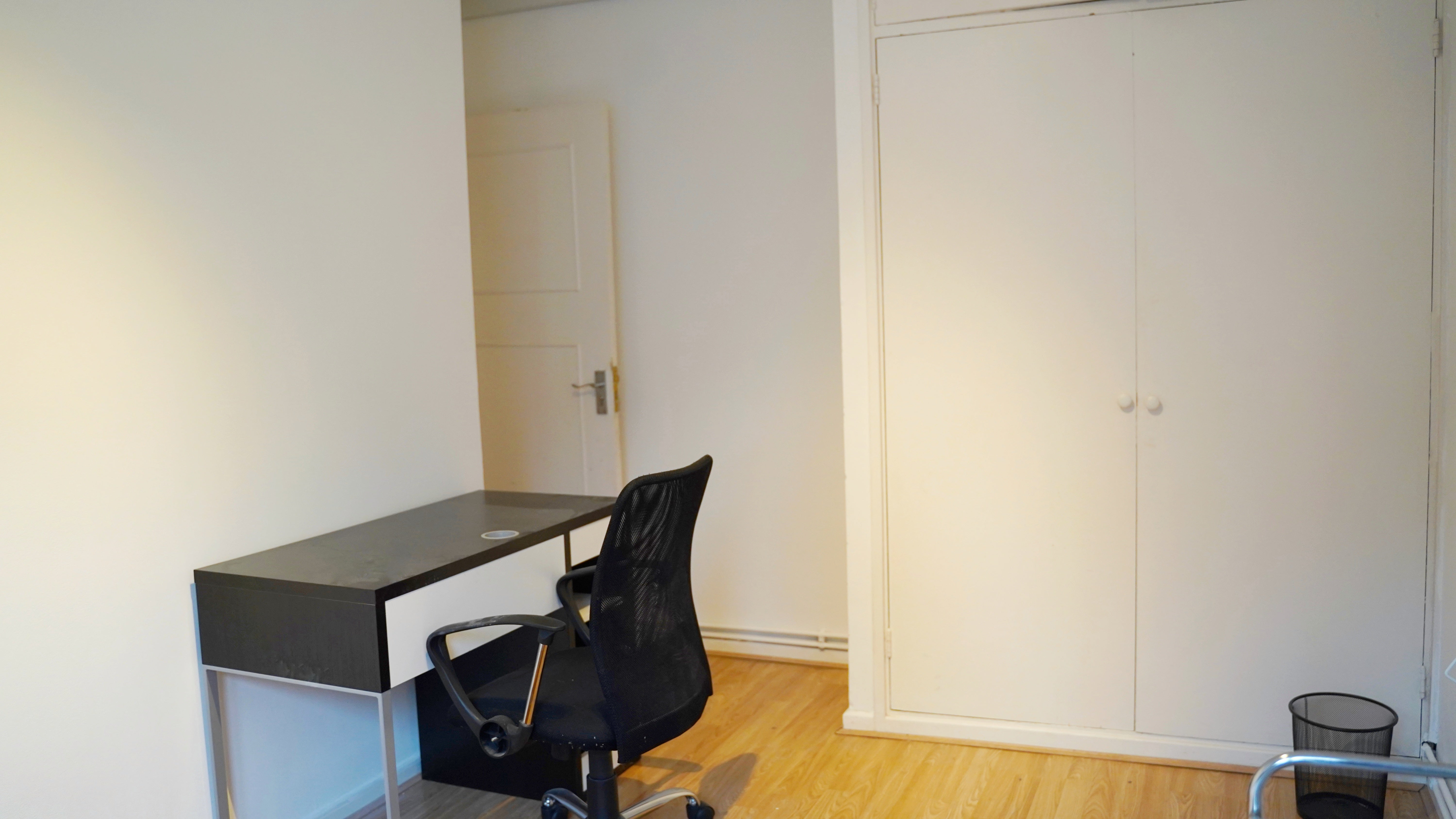 Flat Gerridge Street in Greater London