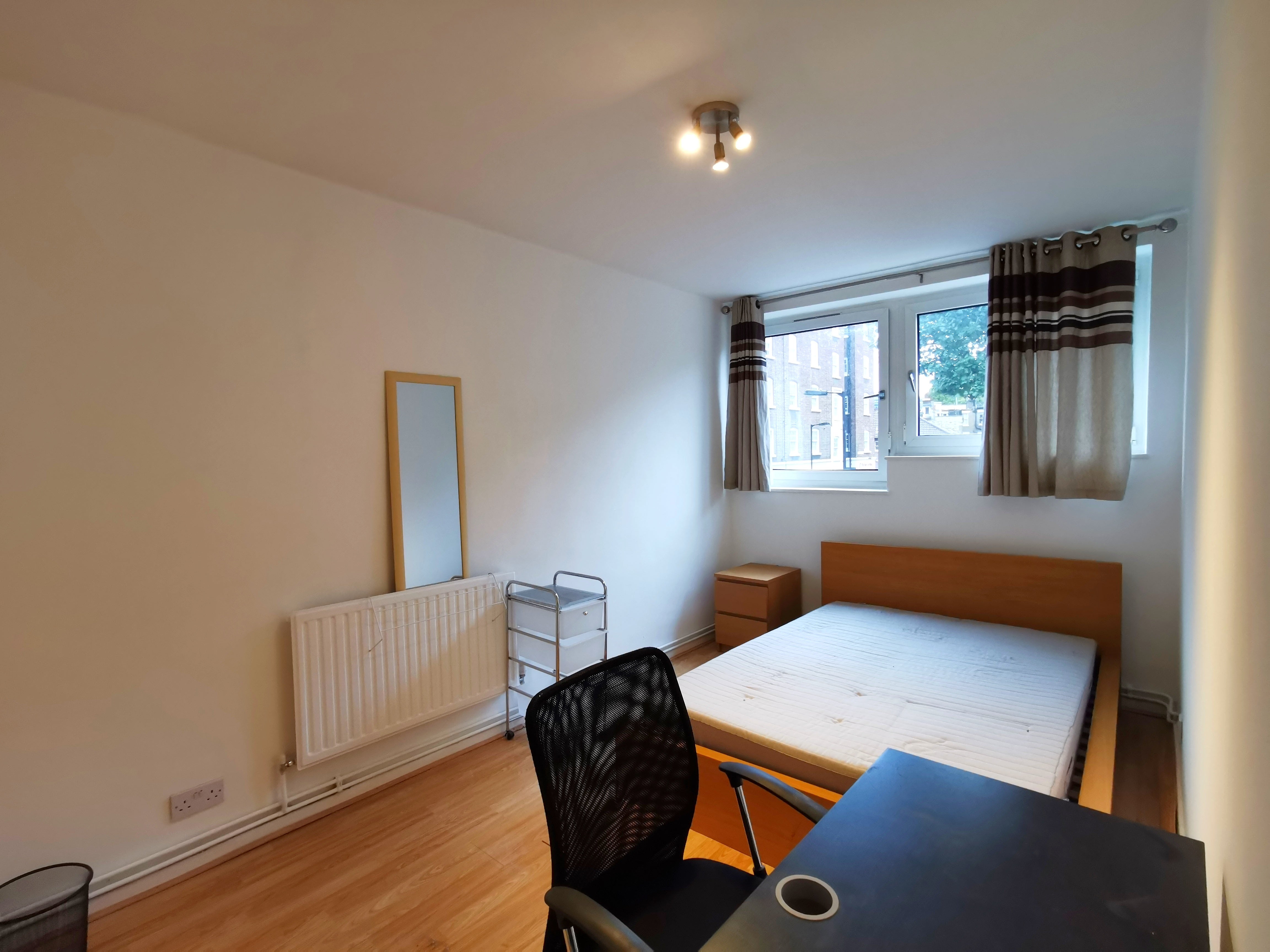 Flat Gerridge Street in Greater London